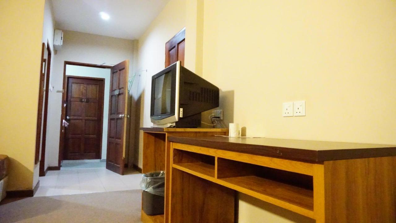 Baron Water Front Motel Kuah Ngoại thất bức ảnh