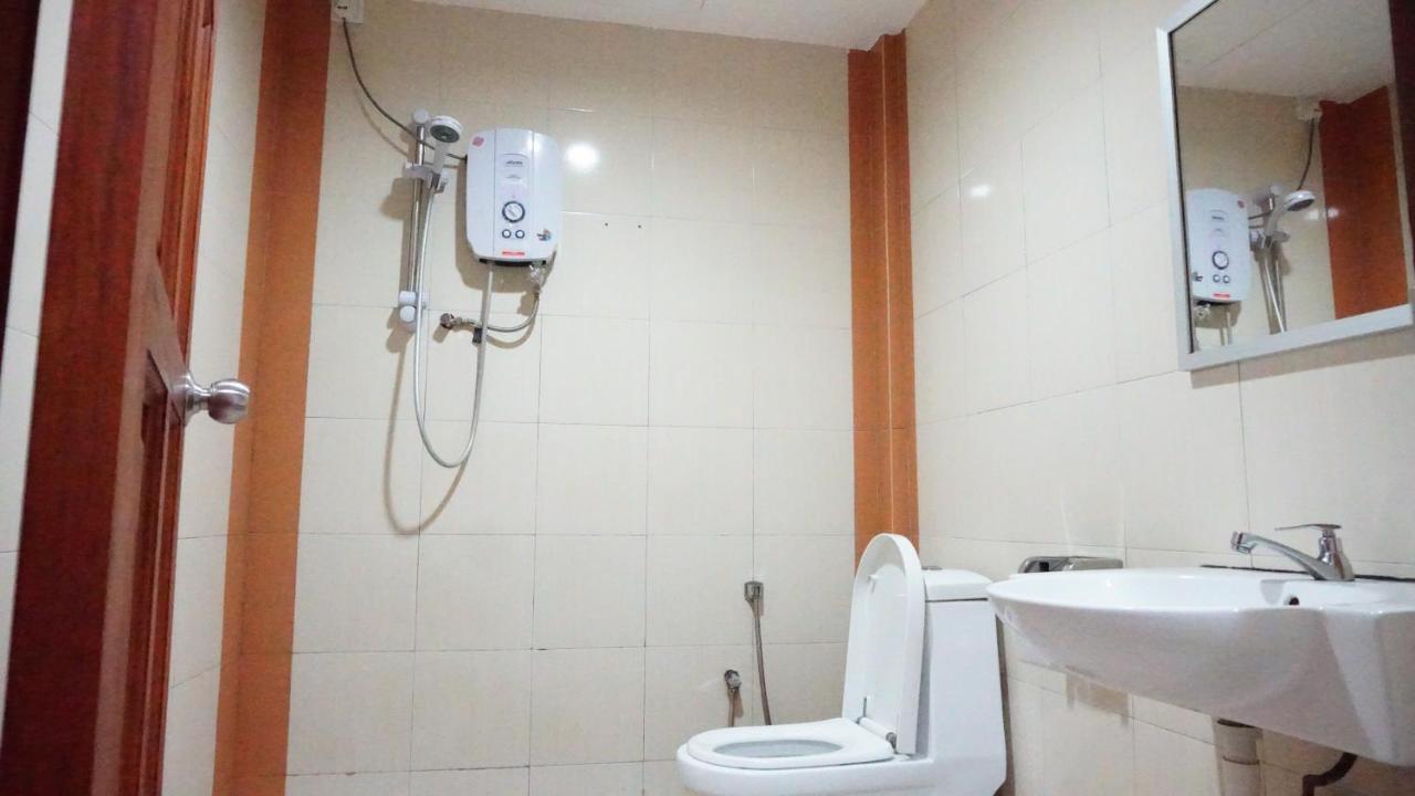 Baron Water Front Motel Kuah Ngoại thất bức ảnh