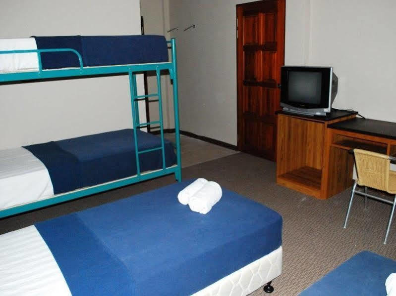 Baron Water Front Motel Kuah Ngoại thất bức ảnh